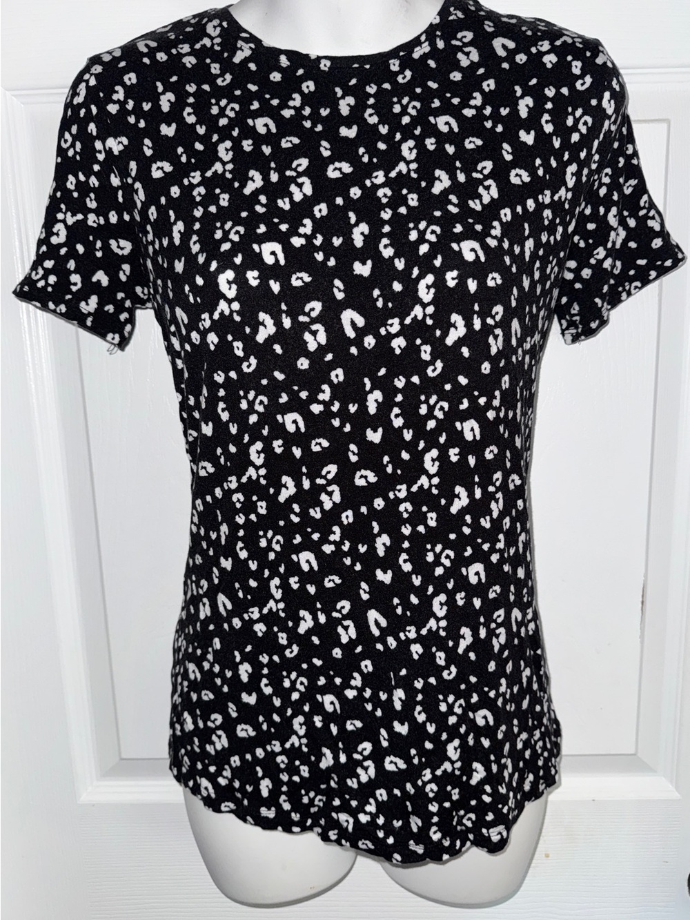 Nine West Black and White Leopard Short Sleeve Tee